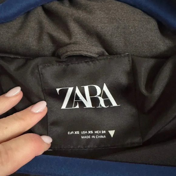 Zara woman’s high neck, cropped bomber/puffer jacket (oversized) 
Size XS - Picture 4 of 10